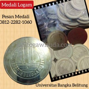 harga baju wisuda universitas